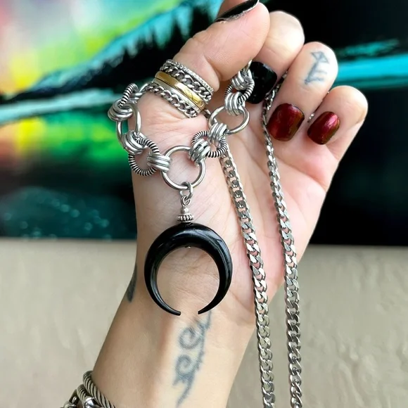 stainless steel necklace cuban chain black buffalo horn crescent moon charm - Picture 6 of 10